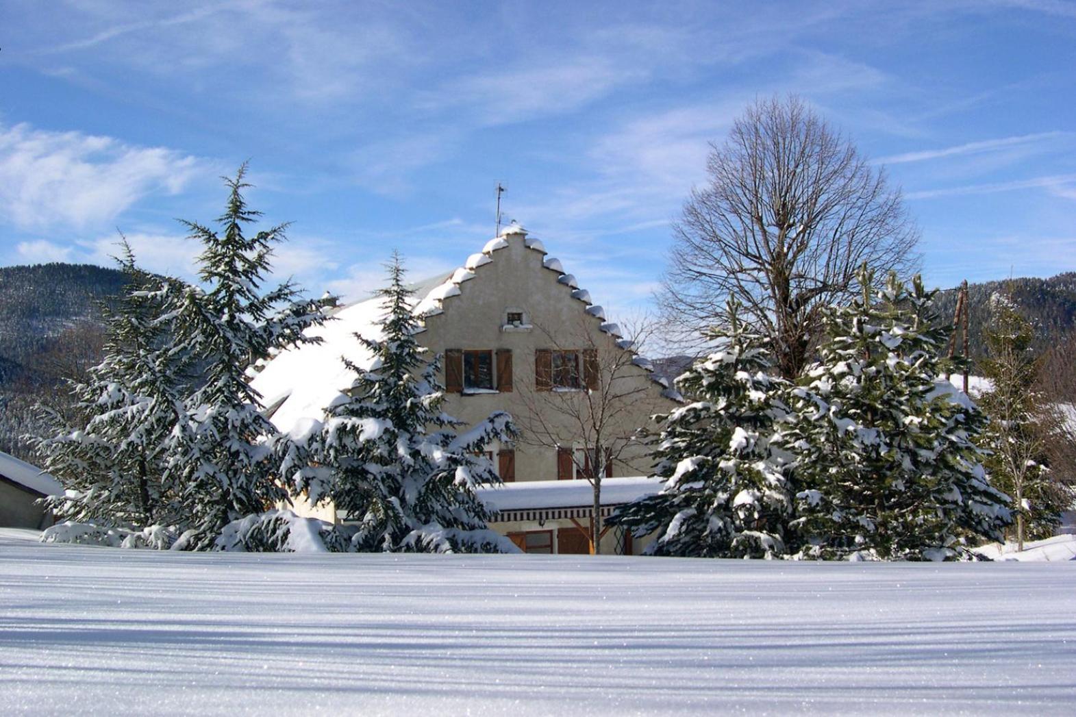 Auberge Des Montauds - Hotel & Restaurant Villard-de-Lans Exterior foto